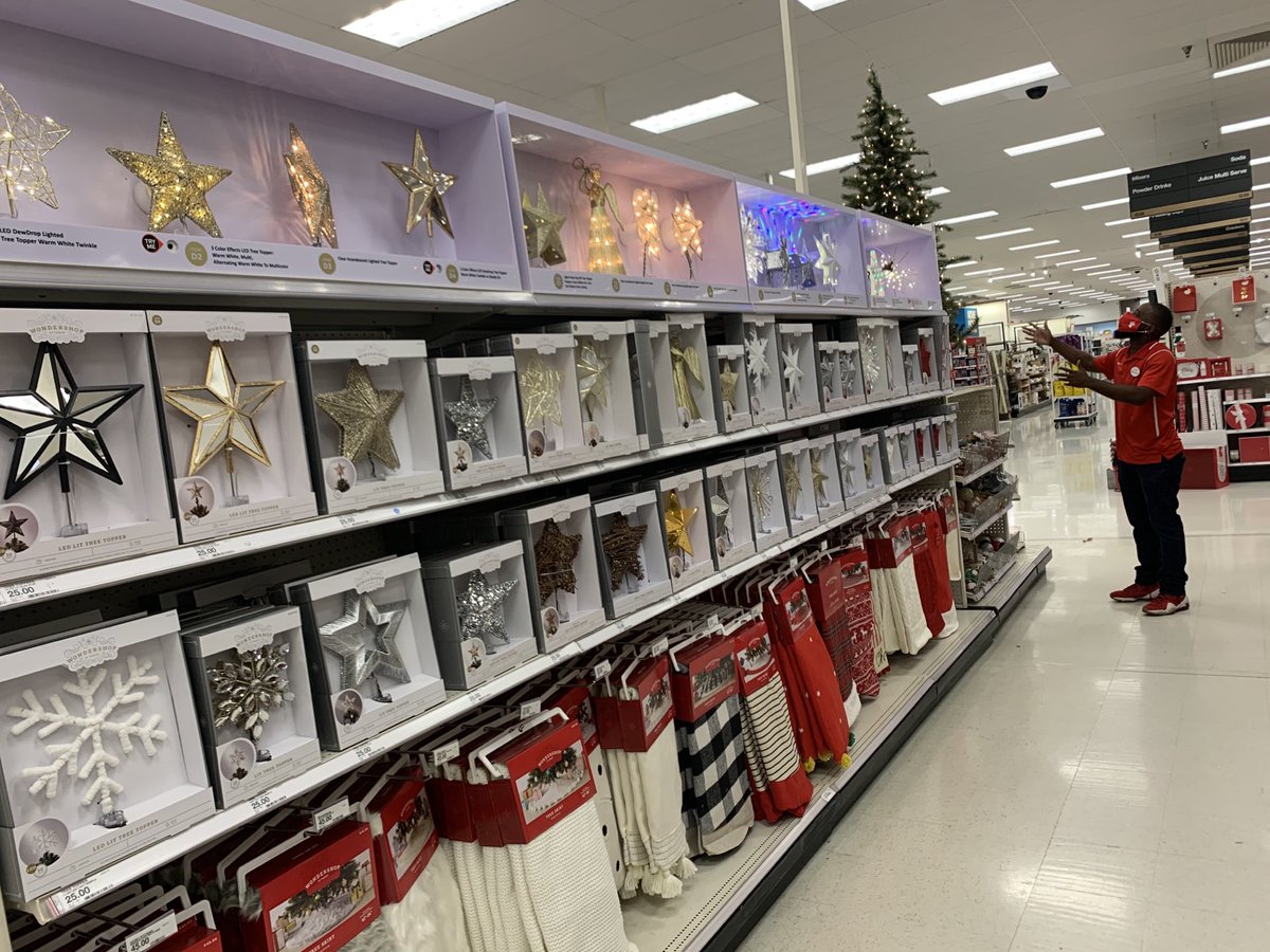 GrindleBrooks's tweet photo. 1078 is ready for the holidays!!! https://t.co/RZIBsBL0rv