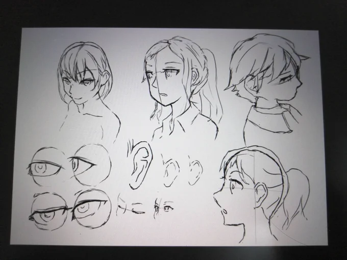 今日の #朝活 No.108

今日もコツコツイラスト練習。今日は顔の向きと目線を練習。十字をしっかり活用するのが意外と難しい。

#イラスト好きな人と繋がりたい 
#絵描きさんと繋がりたい
#今日の積み上げ
#イラスト 