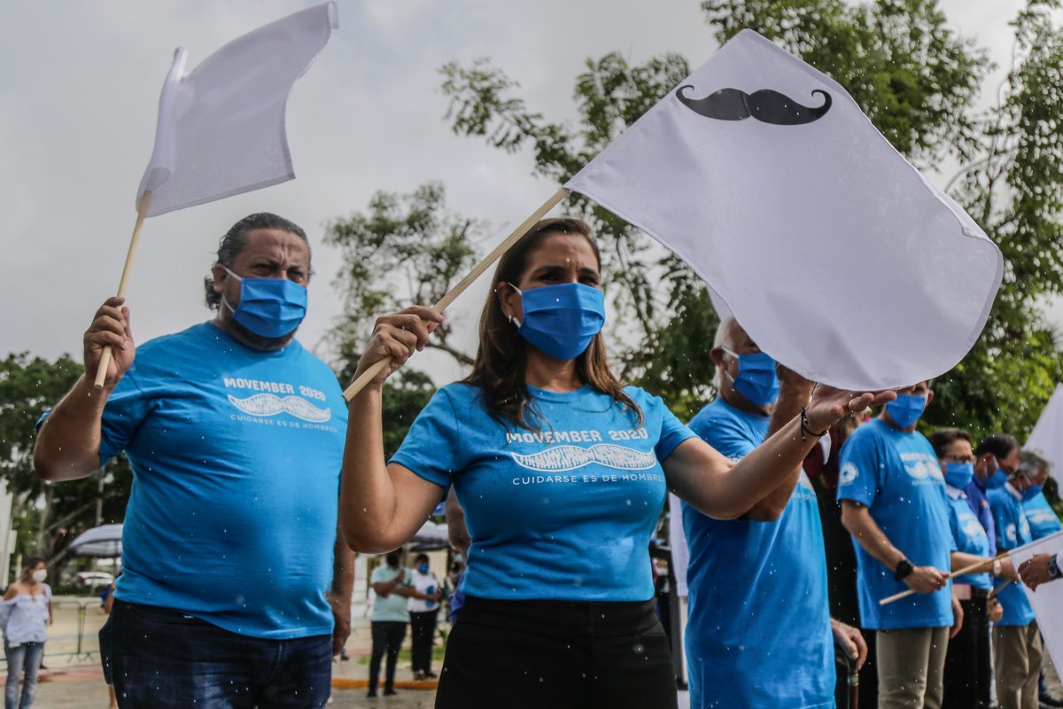 MaraLezama's tweet photo. Con el autobús azul, nos sumamos a las actividades del movimiento #Movember para concientizar a los hombres sobre la importancia de realizarse pruebas que detecten oportunamente el cáncer de próstata y así salvar más vidas. 🔵 https://t.co/OaakXUFlNC