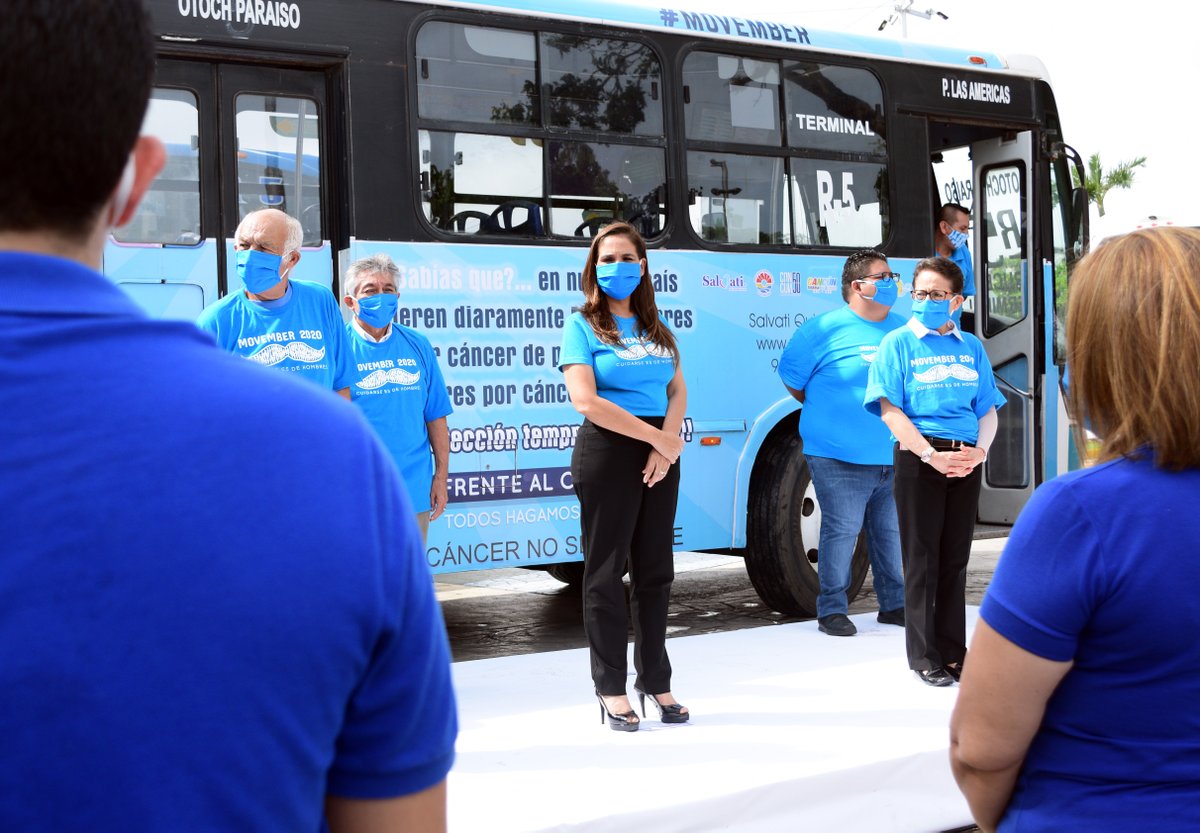 MaraLezama's tweet photo. Con el autobús azul, nos sumamos a las actividades del movimiento #Movember para concientizar a los hombres sobre la importancia de realizarse pruebas que detecten oportunamente el cáncer de próstata y así salvar más vidas. 🔵 https://t.co/OaakXUFlNC