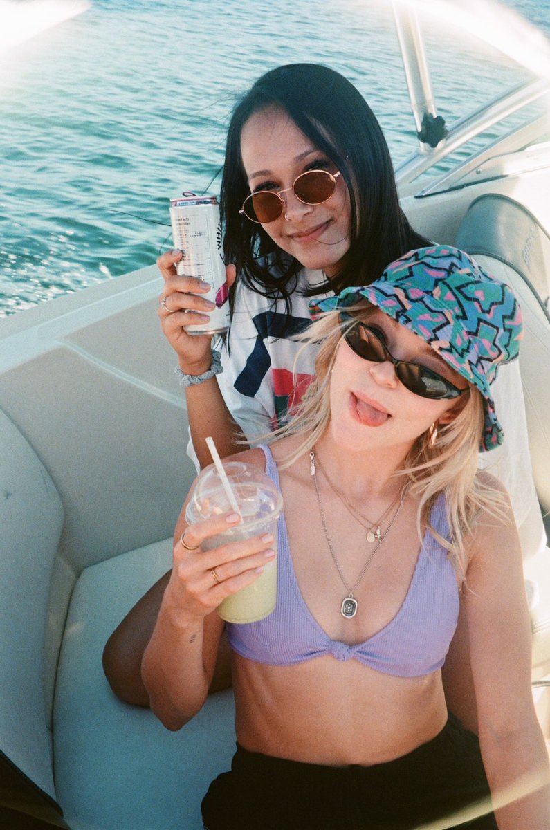 📸 | “all this rain is making me miss my sunshine” — Taylor Hickson via Instagram.