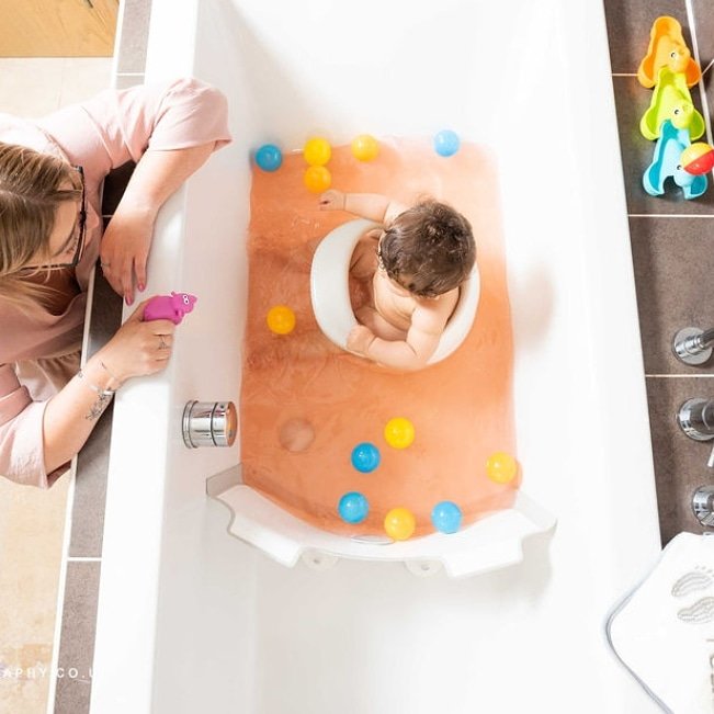 BabyDam's tweet photo. Our little superstar Edie enjoying her bath in her Orbital Bath Seat ๐
#babydam #babybath #bathdivider #bathbarrier #savingwater #savingtime #bathseat #bathbomb #babymusthaves #babyessentials #babygirl #bathtime #bathtub #babygifts #babyshowergiftideas #newbabygifts https://t.co/6v4lvsZLUn