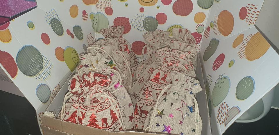 Some lovely little #bodyshop gift bags here from Hannah Oakes. You will find her in <a href="/BodminMarket/">Bodmin Virtual Market</a> facebook.com/groups/bodminv…

#bodminhour #lovebodmin #giftbags