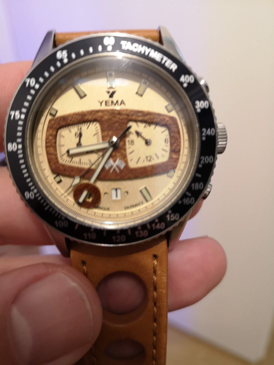 CedPillac's tweet photo. #Yema ... bof bof la qualité !! la montre se désagrège #yemamauvaisequalité https://t.co/NULM2oQH6w