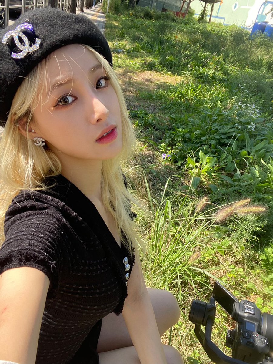_naturebrasil's tweet photo. 051120 ๐โ๏ธ #SAEBOM | Sasa atualizou o fancafe com duas novas fotos.
#NATURE #GIRLS #CODE_M #CODE_A https://t.co/z8vhVQEw6Z