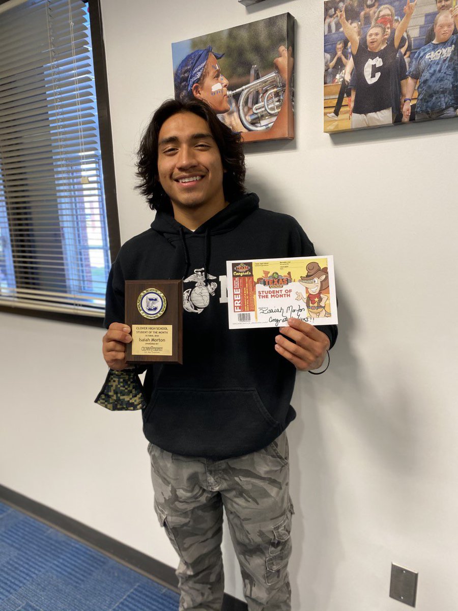 RodRuth1's tweet photo. Congrats to the @CHS_BlueEagles #CrownTrophy Students and Athletes of the Month! @texasroadhouse @CloverEagles #wingspan https://t.co/z6POIeVZEZ