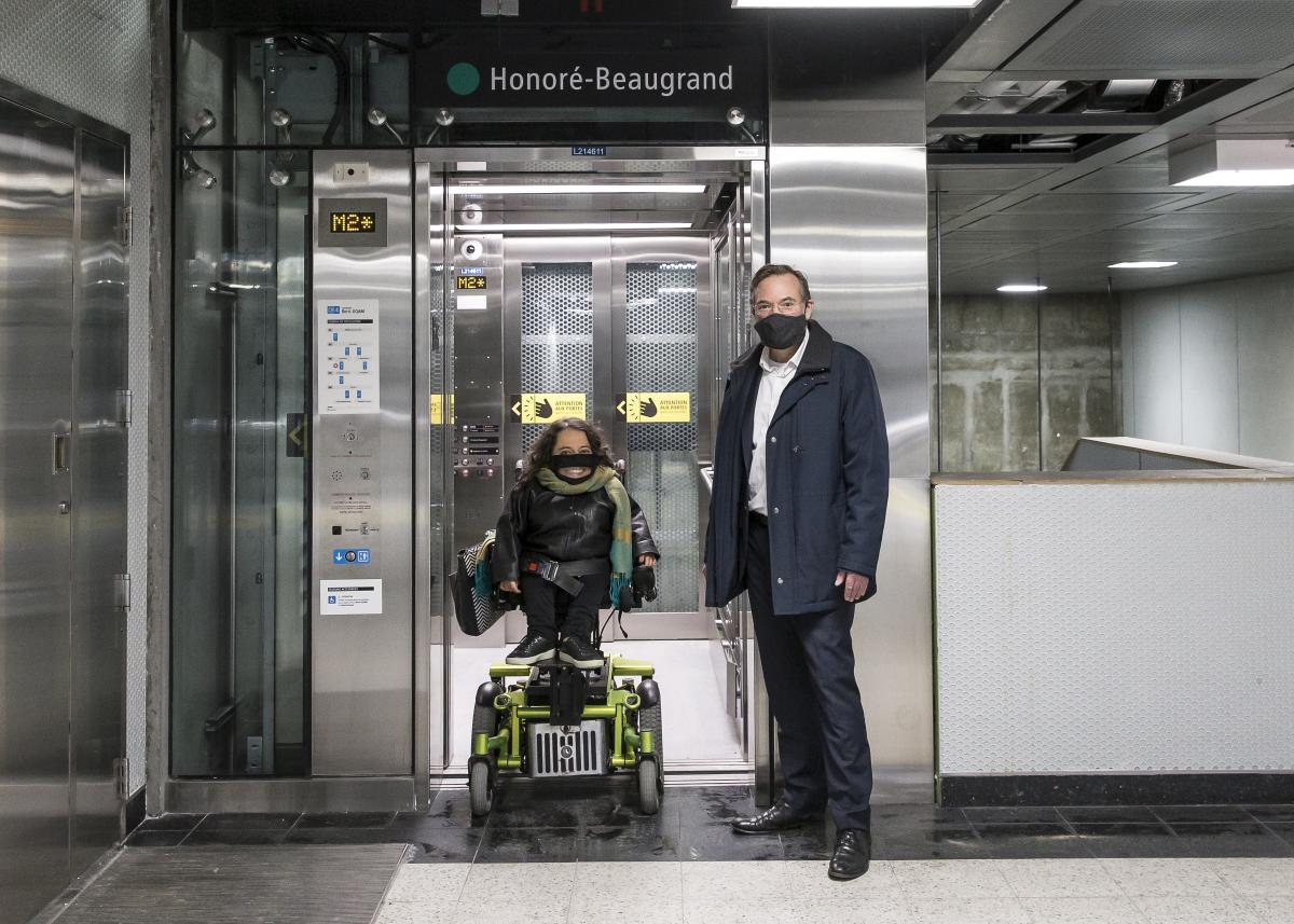 stm_nouvelles's tweet photo. [Accessibilité 🚇👩‍🦼] À compter du 6 novembre, les deux ascenseurs reliant la ligne verte à la station Berri-UQAM seront mis en service, après deux ans de travaux.

Infos ➡️ https://t.co/7TD2vrqpE0 https://t.co/SNDOXFRrjV