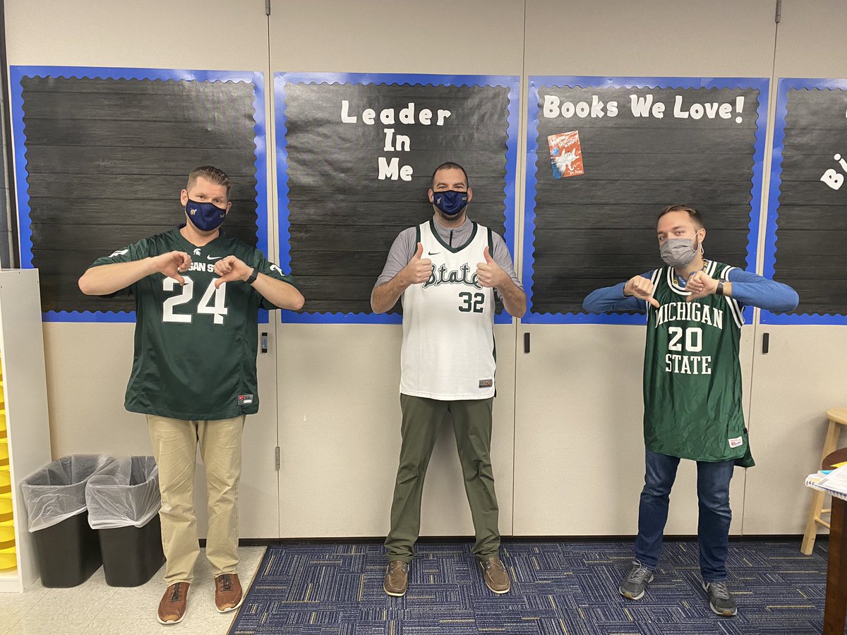 Sparty_Mr_Perry's tweet photo. Our annual bet went well for me this year. 💚🤍 https://t.co/cEdWtOFPCz