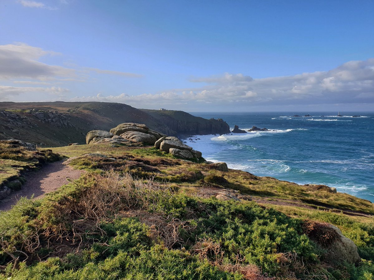 As we enter Lockdown 2.0 this is the path I'd rather be walking. I'm glad I have my memories and my photos to remind me of the freedom we have had and the adventurous times that lay ahead. Stay safe all, day one of the next four weeks is almost over. We're all in this together 🙌