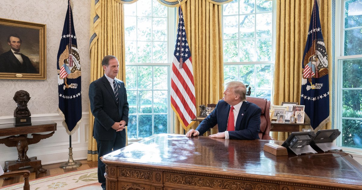 SLTribPolitics's tweet image. Rep. Chris Stewart says media pushed flawed polls to manipulate public opinion dlvr.it/Rl4hDJ #utpol