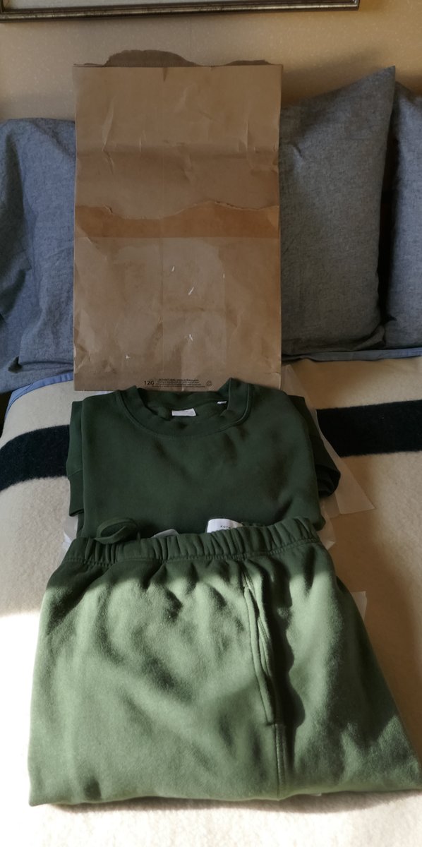 PennLewis1's tweet photo. new Deep Sea sweats from @kotnbasics just arrived, Excellent feel @DiscoverCotton. In 12G eco-natural bag #wcibags. Thanks @canadapostcorp for prompt delivery. https://t.co/hwInBn9BG5