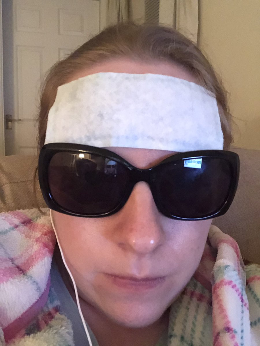 LauraJks2015's tweet photo. You know you’ve spent too long staring a a computer screen during the week when your Thursday evening ends up like this. Lights and TV dimmed, painkillers taken and an early night to get some sleep...😴😷 #HeadacheFromHell #yuck #NeedAScreenDimmer https://t.co/j8rfScun72