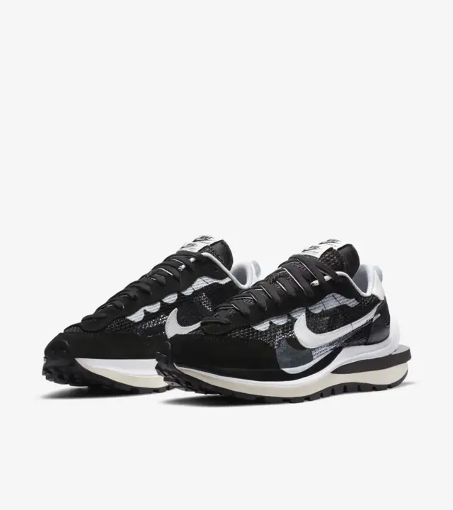 *🇪🇺RELEASE**
Nike x Sacai VaporWaffle 'Royal Fuchsia' 
Style Code: CV1363-100

Nike x Sacai VaporWaffle 'Black and White' 
Style Code: CV1363-001

Release Date: Nov 6th, 2020
Price: £159.95

Releases in Europe on SNKRS + select retailers.

Purchase @ shop.securetheswoosh.com