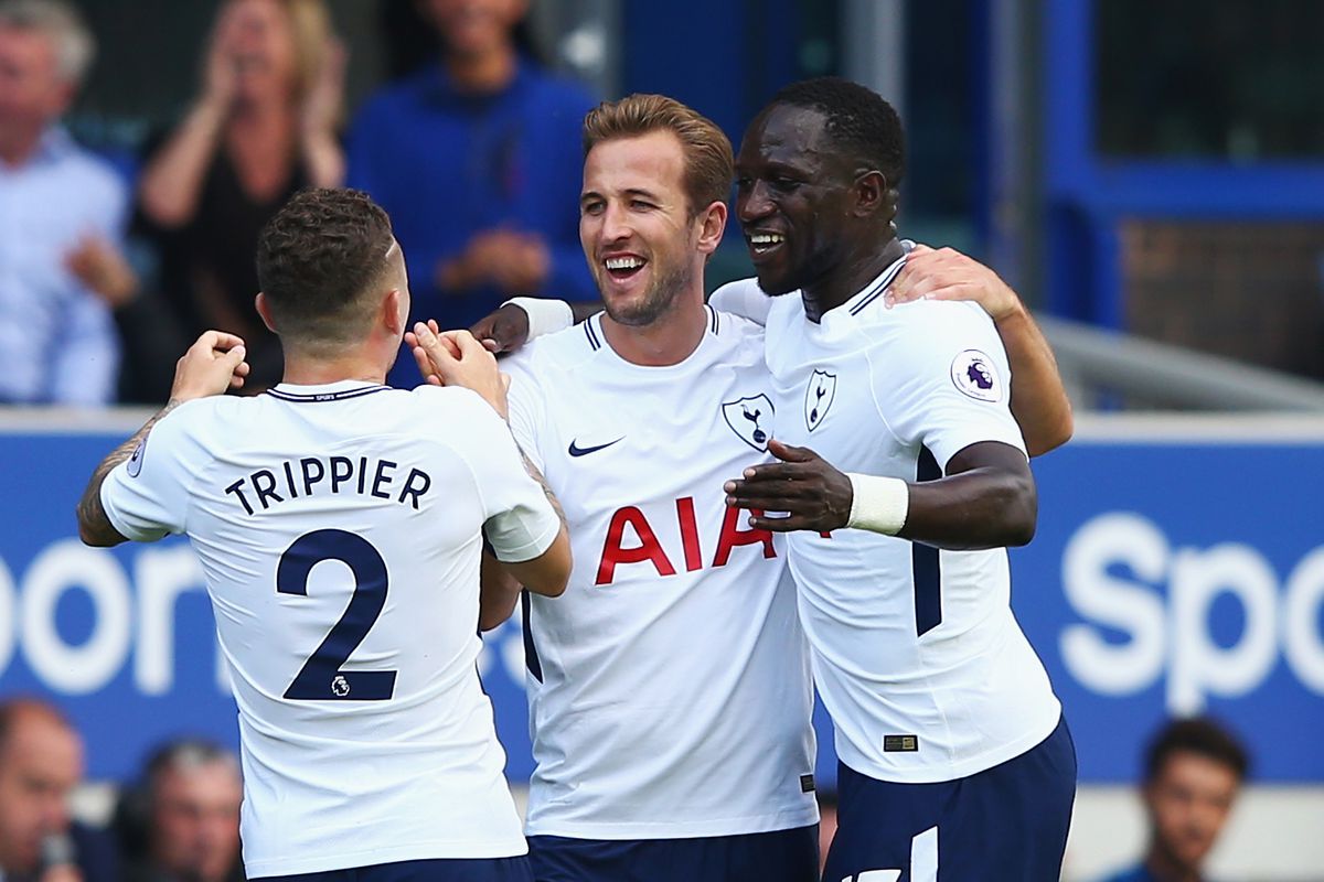 Dav_Vazquez's tweet photo. Hoy y tras 300 partidos jugados con los Spurs, el gran delantero inglés ha llegado a los 200 goles. Su primer gol fue ante el Shamrock Rovers (15/12/2011), los 100 fueron ante el Everton el 09/09/2017 y los 200 goles hoy 05/11/2020 ante el PFC Ludogorets. Un Dios. https://t.co/5CYpBRZcYL