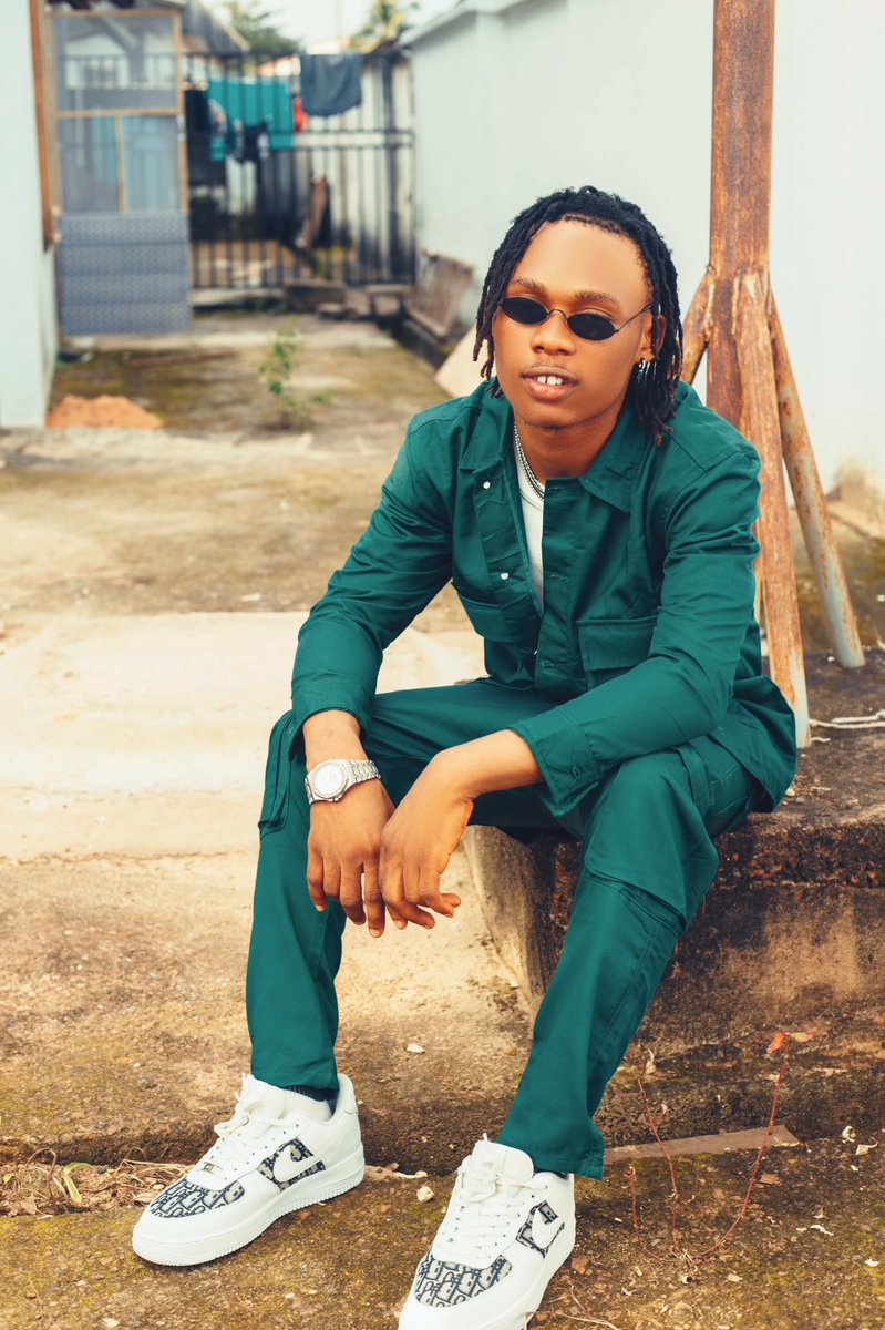 officialmoec's tweet photo. LOYAL VIDEO OUT SOON 🌴

#Loyalvideo #Omofela https://t.co/Fn6VhtNRXk