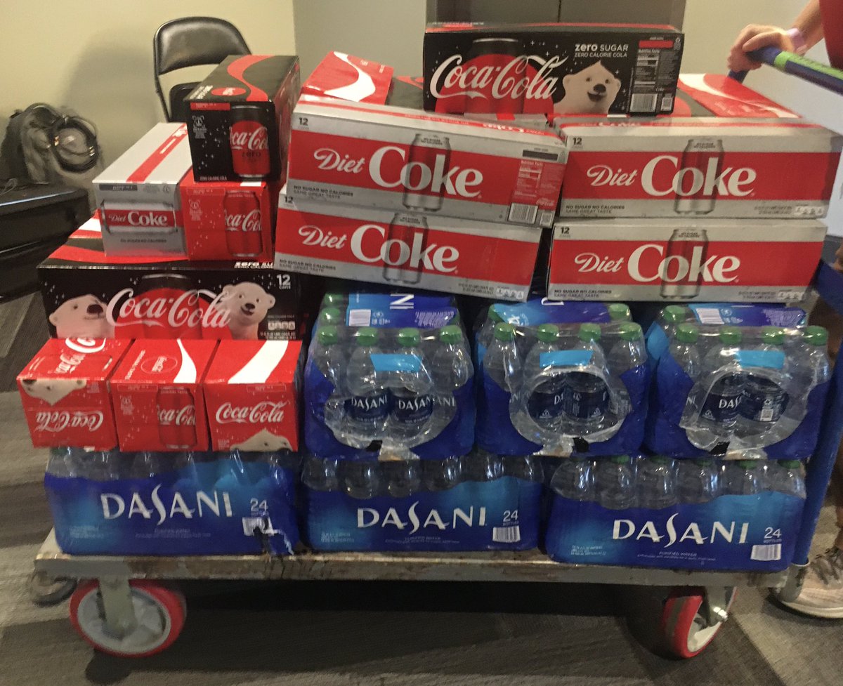FultonInfo's tweet photo. #ThankYou ⁦@CocaCola⁩ for providing beverages for the workers processing Fulton County ballots. #ThankfulThursday #Election2020 🗳🇺🇸🙂 https://t.co/rgF2DK7ovN