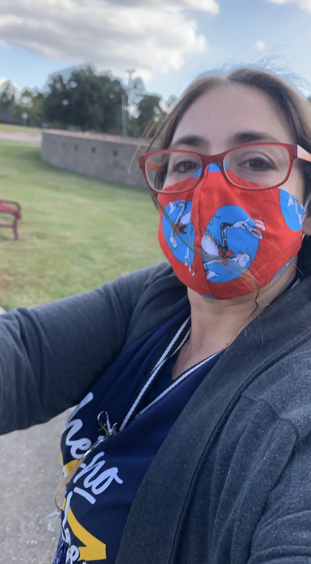 angelal90391983's tweet photo. Taking a walk outside on a quick break #SWExcellence #SWESelfcare #teamgreen ⁦@HumbleISD_SWE⁩ https://t.co/4Rp9BTkIqu