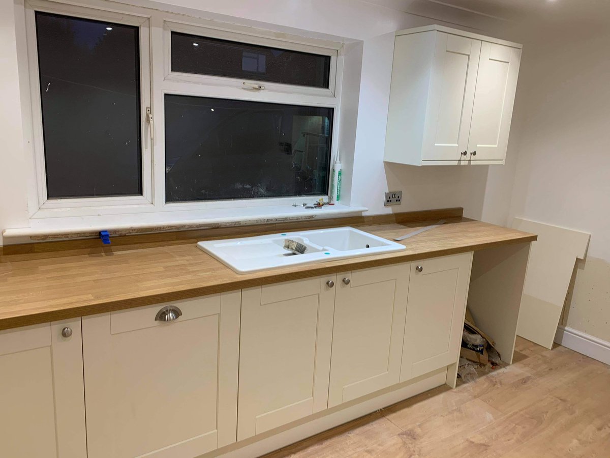 🏡 Project Norwich is coming along nicely! The new kitchen has been fitted this week. All new doors have been installed and new flooring laid. Before &amp; After updates coming soon! 
We are always looking for Tenants, Home Buyers and New Investors! Get in touch today 
📲 07806703585
