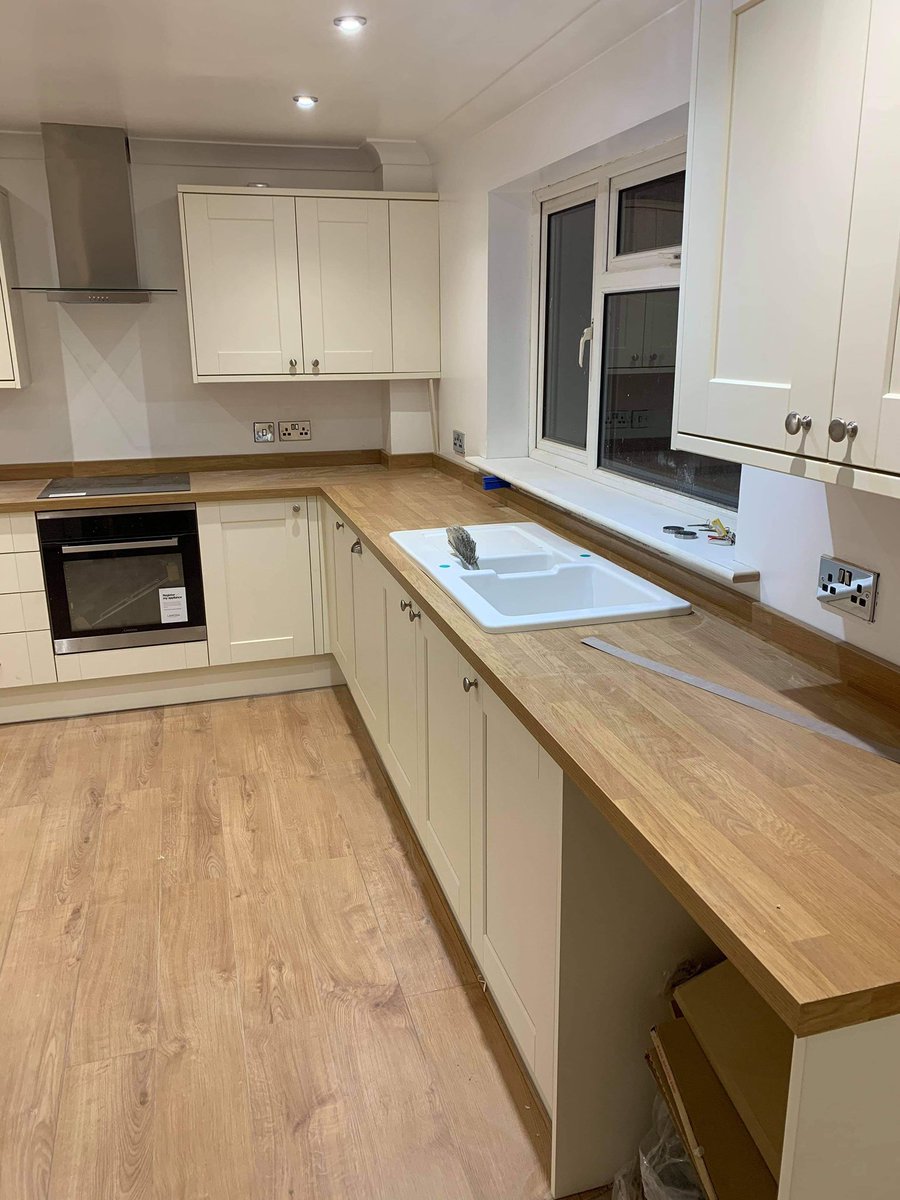 ltd_prism's tweet photo. 🏡 Project Norwich is coming along nicely! The new kitchen has been fitted this week. All new doors have been installed and new flooring laid. Before &amp; After updates coming soon! 
We are always looking for Tenants, Home Buyers and New Investors! Get in touch today 
📲 07806703585 https://t.co/Y4b5PFc04x