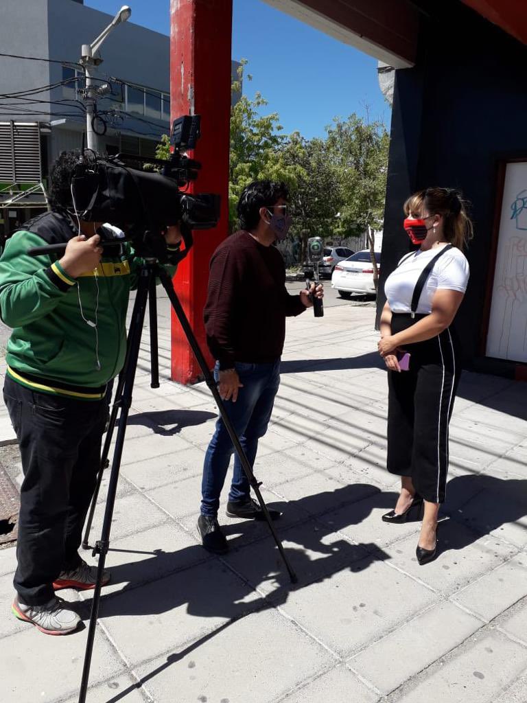 LorenaAlcala's tweet photo. Hoy hablé con la gente de #Tveo, sobre la agenda en el @cdtrelew y en especial del Bloque Chubut al Frente. También abordamos la situación del club independiente y el inicio de la cancha de fútbol 8.
#TrelewCrece https://t.co/xguQpSQrpo