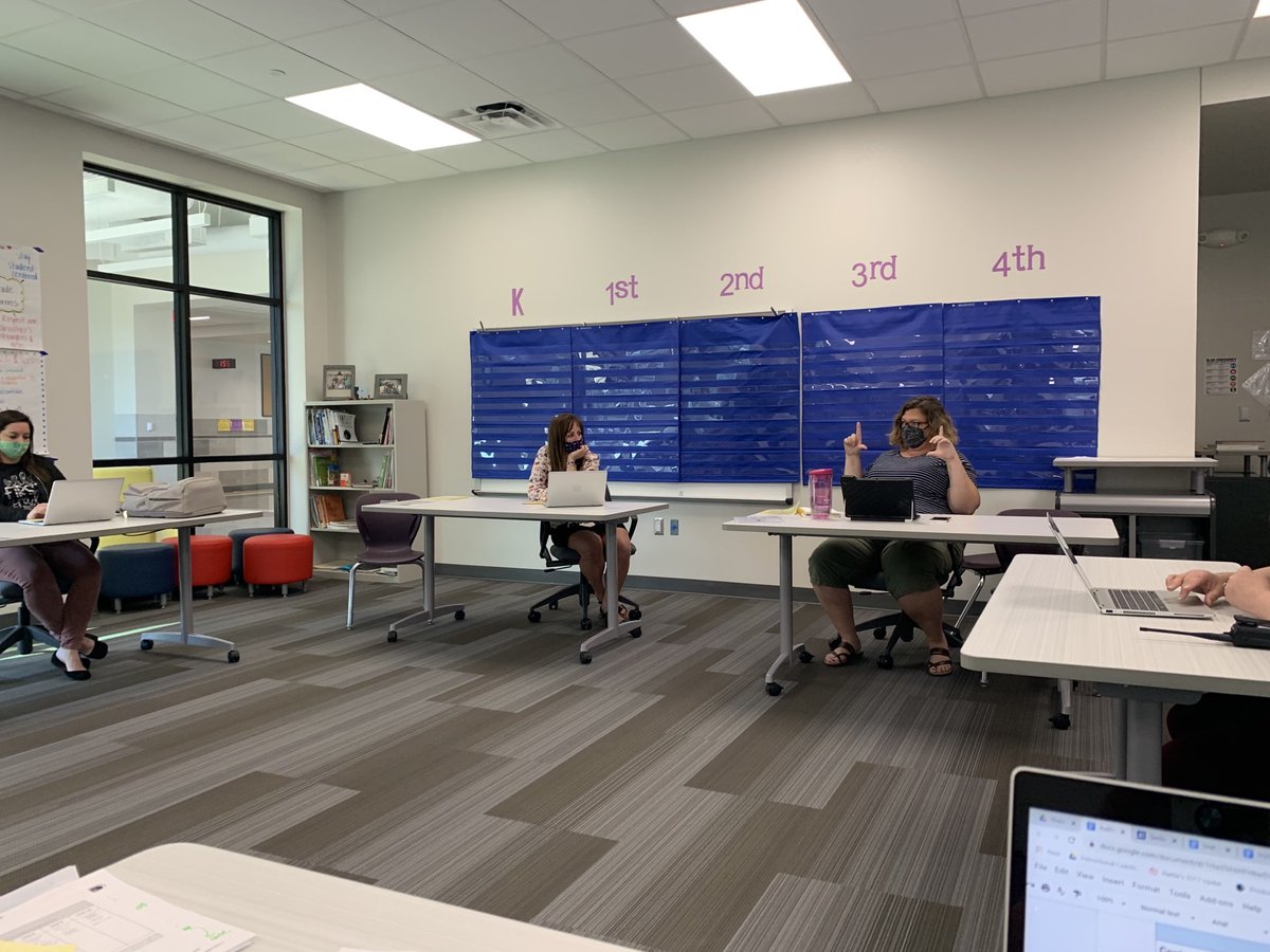 LHISD_IC's tweet photo. This amazing 1st grade team is creating a rubric for their authentic assessment!! #plclove @SantaRitaElem @S_Snell @lhisdcomms https://t.co/PVwfZdRZH4
