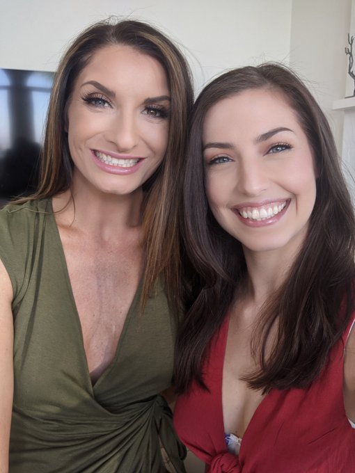 Yesterday I got to shoot with @silviasaigexxx and she is so sweet and talented!!! I aspire to be similar<a class="tags" href="/tag/silviasaigexxx">@silviasaigexxx</a><a href="/tag/mvsales"class="tags"><span>#mvsales</span></a>