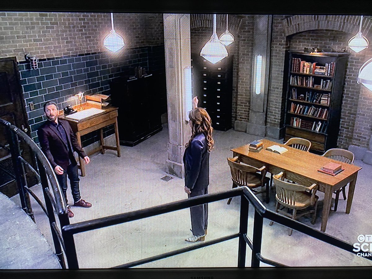 ThsSpakeTheLord's tweet photo. Oh? Winchester’s bunker!
Are they behind that door? Is this a parent trap sort of thing? ‘Coz no.. no way 🤨

Hasta la vis... *snaps fingers*

Hasta la.. *snaps fingers*

Why is that not working? Is this a trap??! https://t.co/mwWr13yIIC