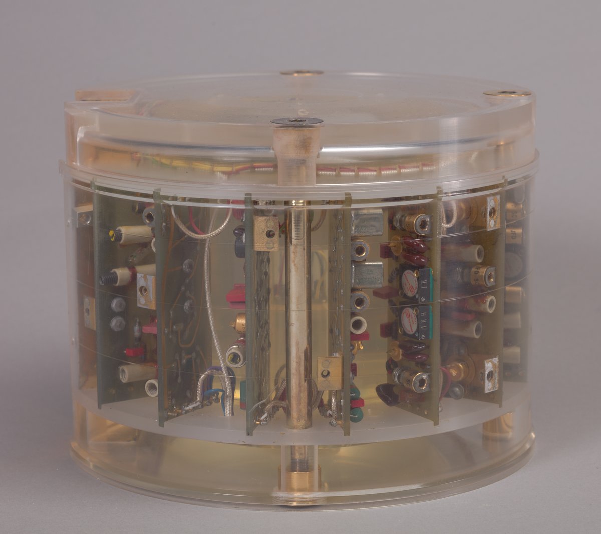 this module is made of transparent plastic, and has cards arranged radially inside. i'm not sure what it does, the middle is hollow. perhaps it is some sort of scientific instrument? perhaps for measuring atmospheric gases?