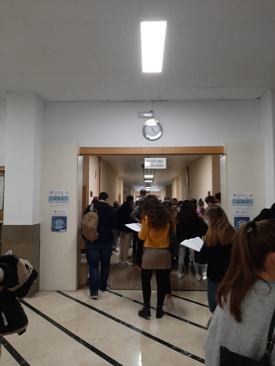 Juan_mpacetti's tweet photo. -Cerremos las facultades para no contagiarnos.
Ah, pero los examenes si, presenciales, cpn la cantidad ingente de estudiantes que hay, vaya a ser que se copien, o esque el virus es tan inteligente que solo se contagia en clases y no en examenes?
@uGRenfurecida_  @CanalUGR https://t.co/FCCo3FXHau