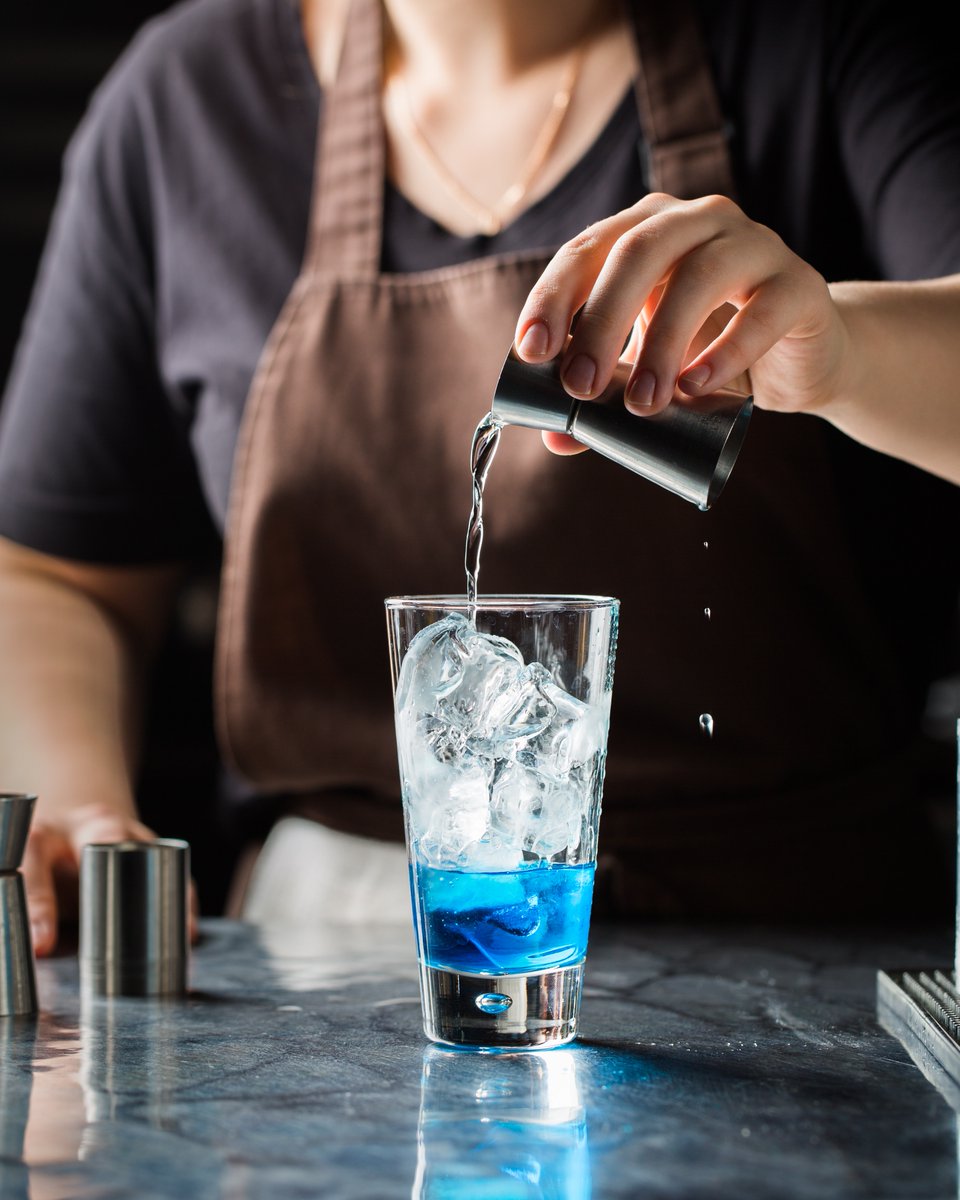 tipsalcoholcert's tweet photo. You don't become a mixologist to lose your alcohol license to an avoidable mishap. Get certified and know what to look for to avoid alcohol-related problems in the workplace. 
.
.
.
#TIPS #AlcoholTraining #Certified https://t.co/i8FHxpLtSS