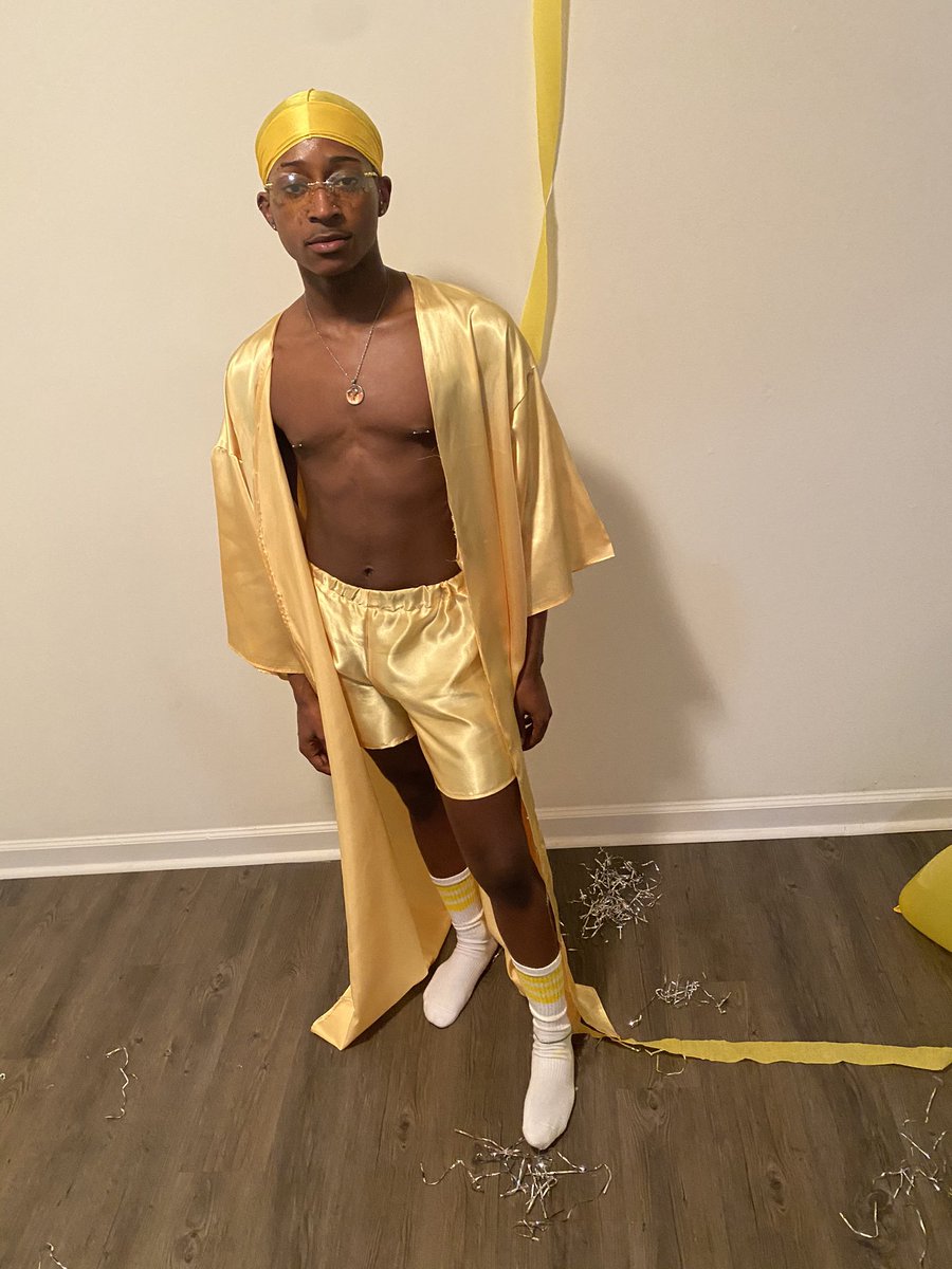 js10__'s tweet photo. Up Coming Fashion Designer‼️#rt https://t.co/wOWrBRi3N1