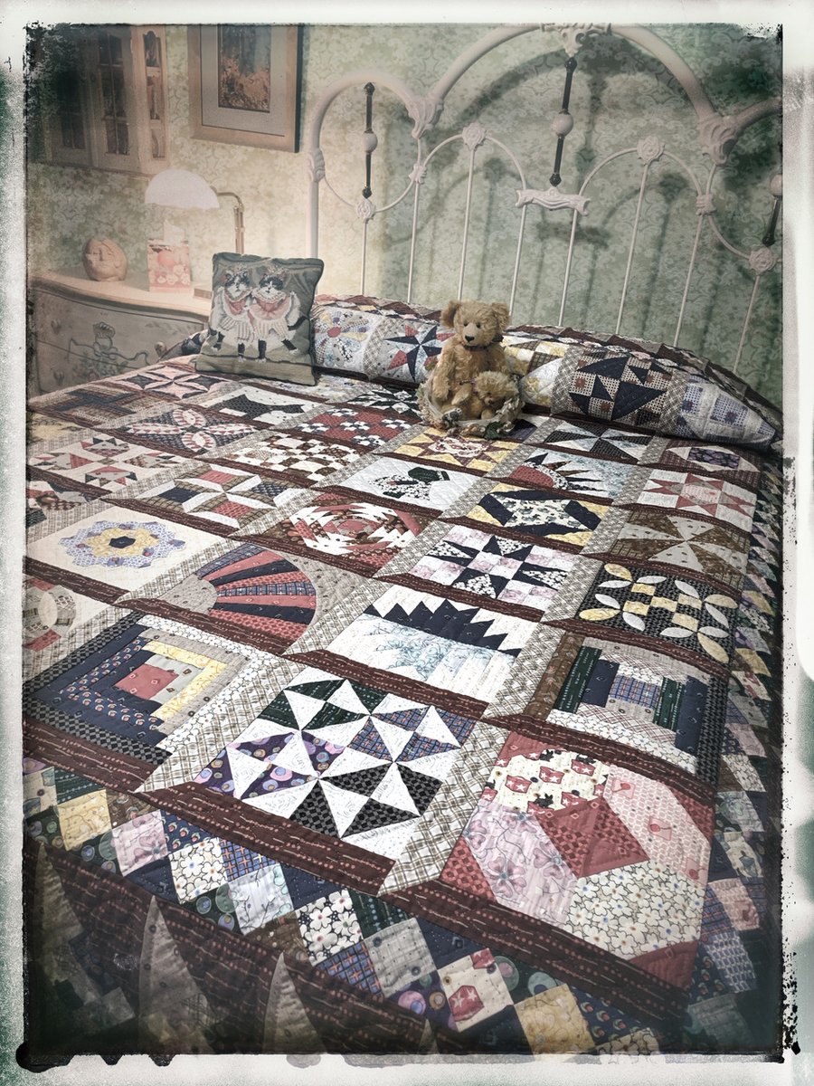 YoungEntmag's tweet photo. Based on a #samplerquilt #LizzyAlbright finds in her Granny's #attic, the blocks in the quilt come alive as #characters in #Ailear, the #steampunk-styled world that is the OTHER setting in the #novel. #YALit #Goodreads #NewAuthors #NewBooks #YAAuthorTakeover https://t.co/nnzj2K5dfp