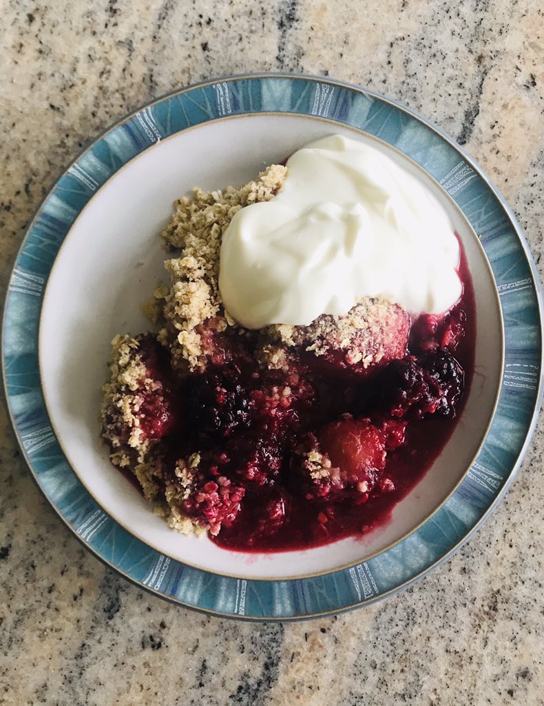 kidskitchenNI's tweet photo. Keep an eye out for these two recipes which will be up on my website at the weekend!! 😋Kids’ Saturday bakes and Sunday dessert sorted! 👩🍳🍪🍓🥧#berrycrumble #chocchipcookies #MumsNI @NIFamilyBlog @ni4kids @ArmaghMum @shakespeare_d #Belfasthour #GoodFoodWineCo @BelTel @Newrydemo https://t.co/U34S95eFF0