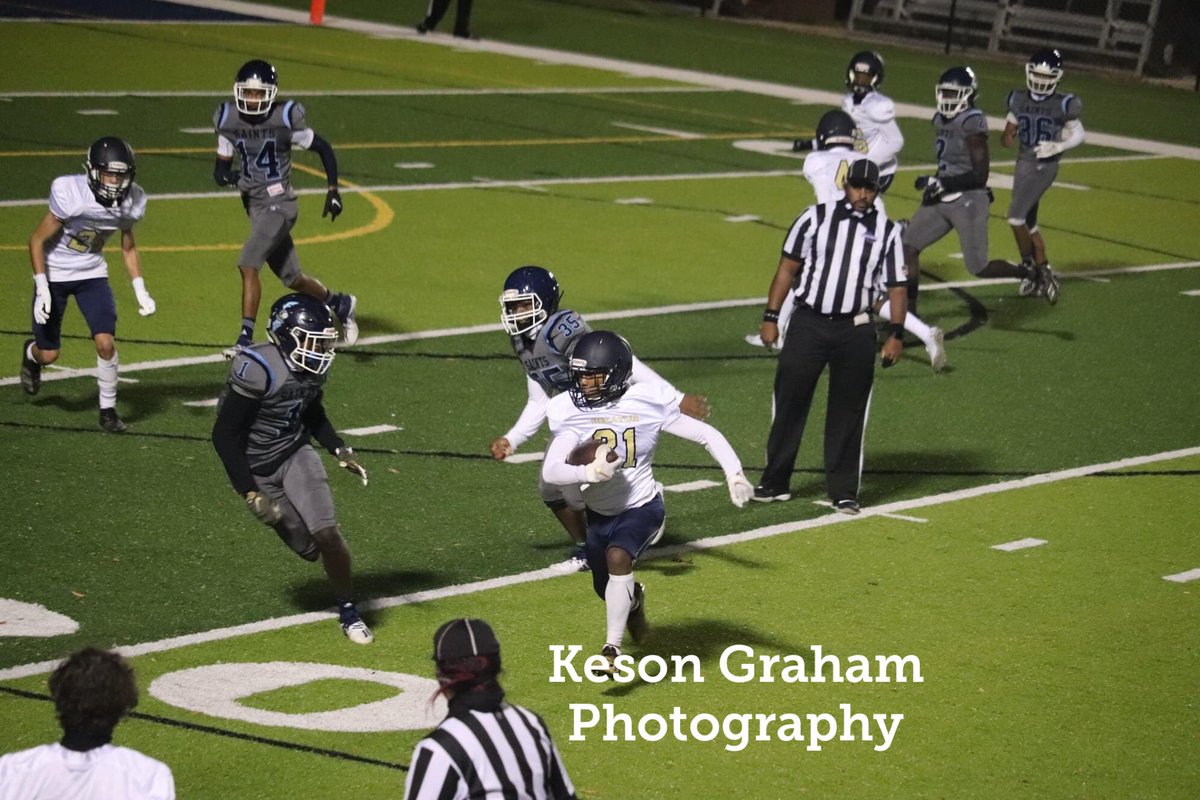 malachimiller0's tweet photo. Keep working ! Ran for like 100 yards yesterday #decaturbulldogs https://t.co/4igLoI03On