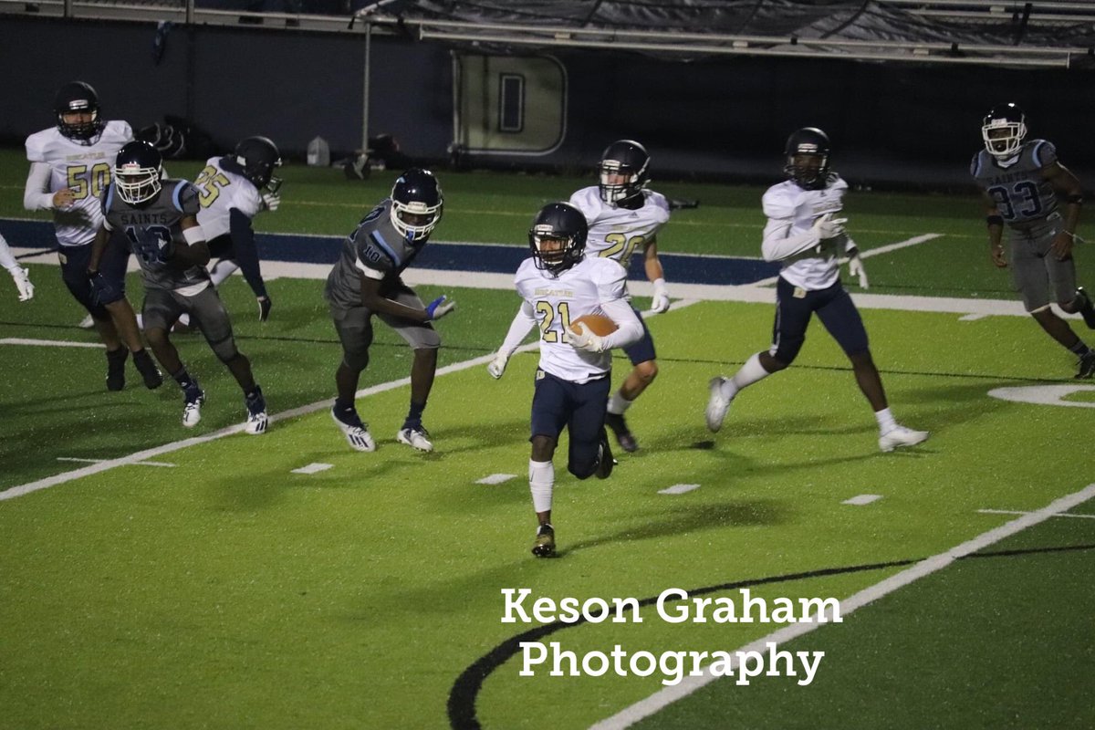 malachimiller0's tweet photo. Keep working ! Ran for like 100 yards yesterday #decaturbulldogs https://t.co/4igLoI03On