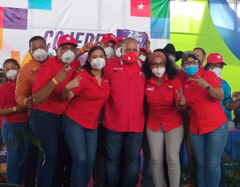 d_guzmanl's tweet photo. Amor, alegría y lealtad absoluta de mi amado e invicto Pueblo cojedeño. Con las mujeres, juventud, clase obrera, comunas, el #6D Cojedes seguirá llenando de victorias a la Revolución y a la Patria.
#VenVamosJuntos #YoSiVotoPsuv  @PartidoPSUV https://t.co/h1mnAYarxn