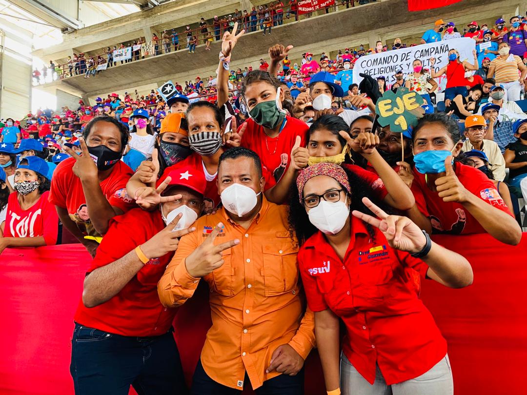 d_guzmanl's tweet photo. Amor, alegría y lealtad absoluta de mi amado e invicto Pueblo cojedeño. Con las mujeres, juventud, clase obrera, comunas, el #6D Cojedes seguirá llenando de victorias a la Revolución y a la Patria.
#VenVamosJuntos #YoSiVotoPsuv  @PartidoPSUV https://t.co/h1mnAYarxn