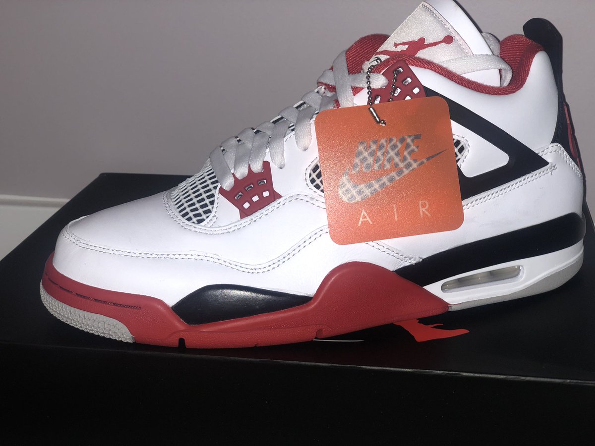 ViatuValues's tweet image. I can’t wait for the due dates cuz I don’t do dates. #GemShoes #MrFeetHeat