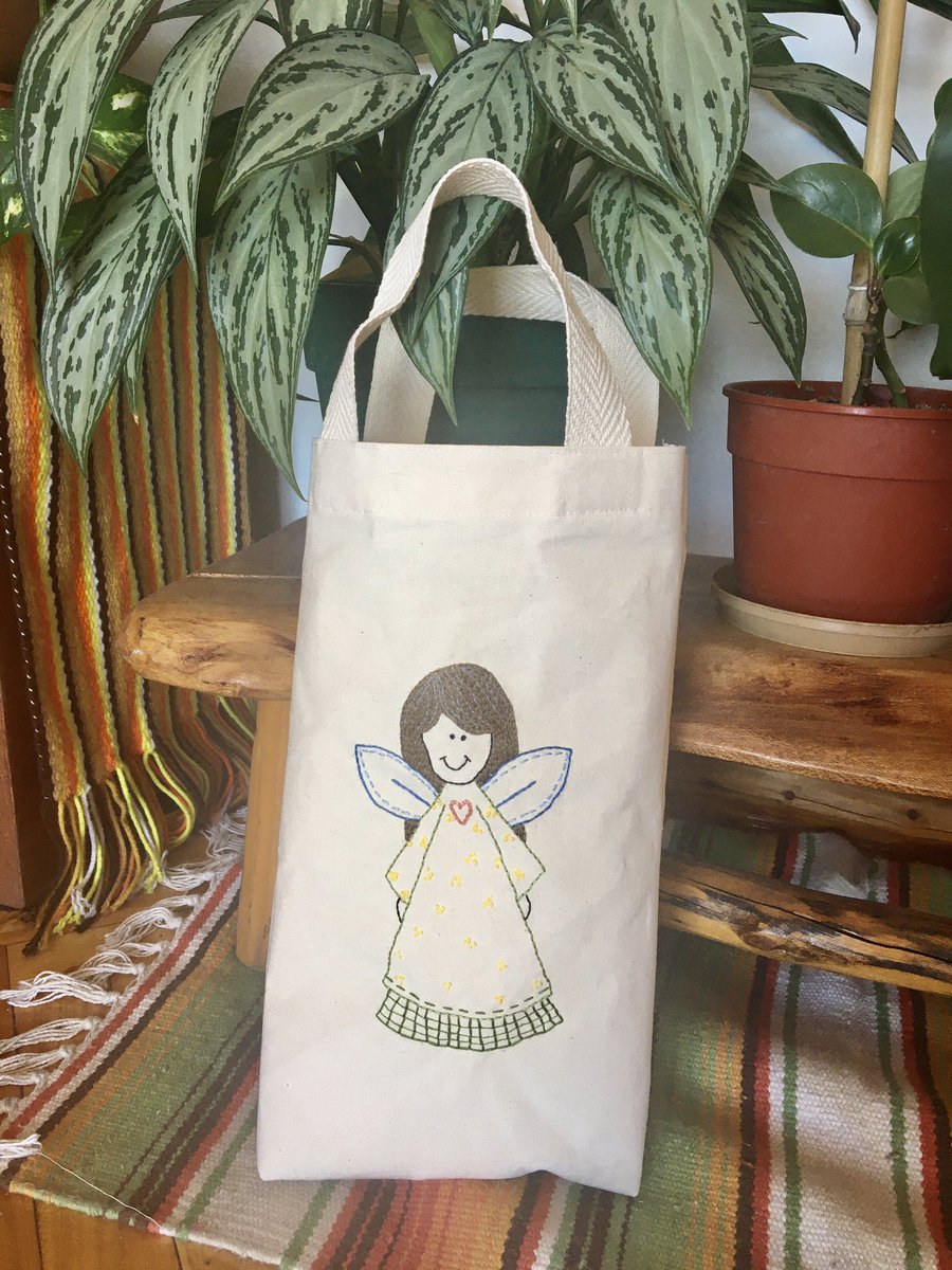 EBordar's tweet photo. 🌟 Bolsitas para regalar! 🍃🍃
.
#bolsas
#bordados
#personalizados
#tagspersonalizadas https://t.co/bGC2oWmdov