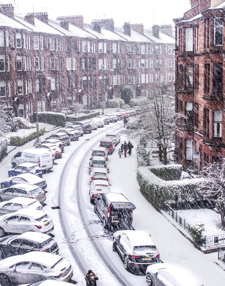 The view from windows in the west...

Now available as a Christmas Card: etsy.com/uk/listing/880… #glasgow #scotland #hyndland #visitscotland