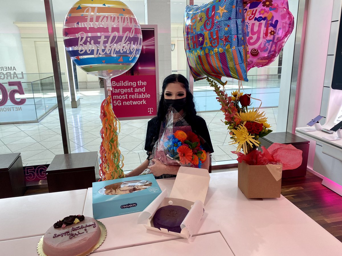 @waaaaalraaaaven is very loved by her entire team! Happy Birthday to the brightest &amp; sparkliest star at Valley Fair! 🌟✨ #FairFam #ValleyGirls #SJN #WESTisBEST <a href="/vdujsik/">vivian pang</a> <a href="/SharkusC/">Marcus Crescini</a>