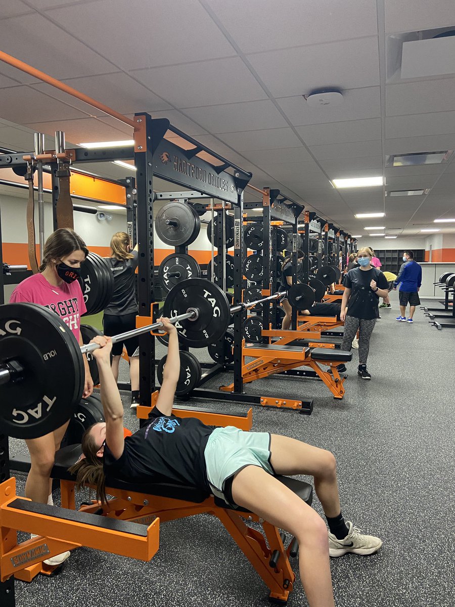 HUHSGbasketball's tweet photo. Girls basketball enjoying our first chance to try out the new weight room! What an asset for a program! #84feet #hittheline #finishtherep https://t.co/q8dKIjgUui