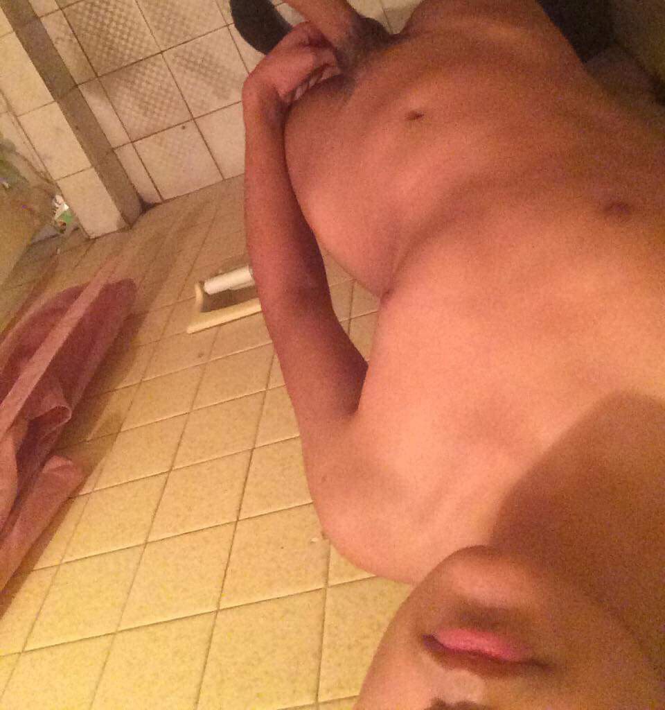 KevAle111's tweet photo. Estoy en Monterrey pronto de regreso a la Cdmx si quieren ser mi amigo manden chat 🤪❤️ https://t.co/yGaEpxBi0t