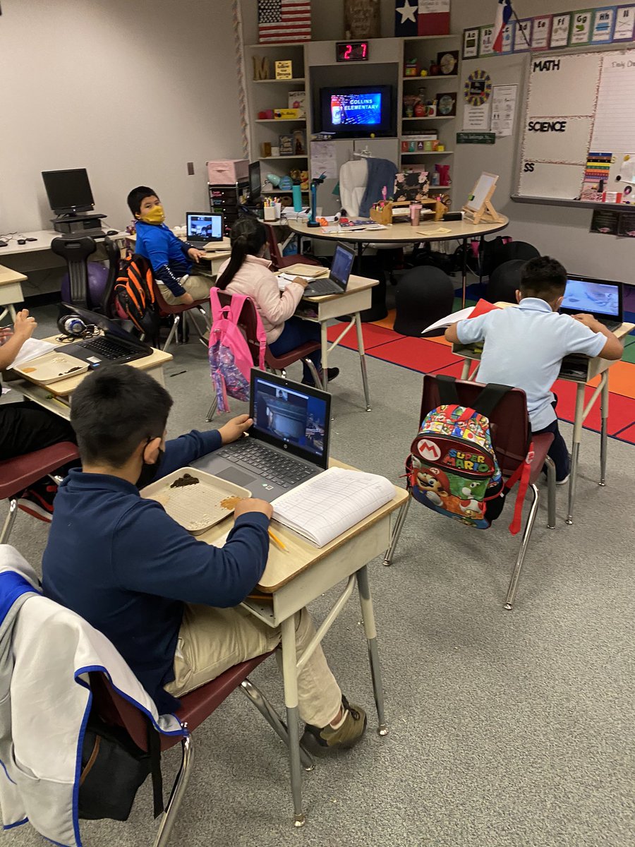 MsMunoz4's tweet photo. They loved the partnering of roomies and zoomers today!! Investigating soils together👩‍🔬 👨‍🔬 @ExplorersCol @AliefScience #HybridClassroom  #ApartTogether♥️ #AliefProud https://t.co/DGpubtMCvp