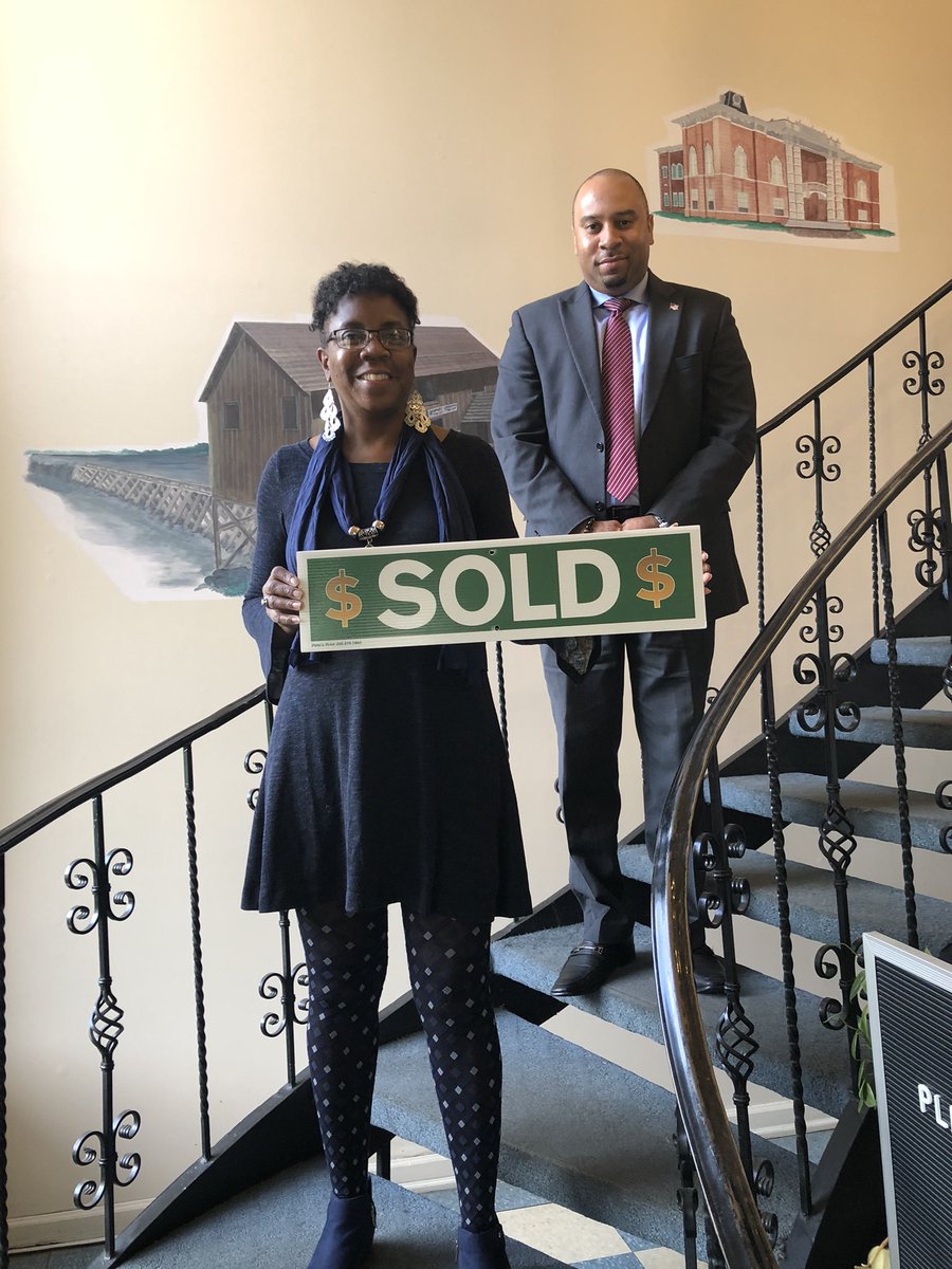 SeyramSelase's tweet photo. ๐ ๐This wonderful lady has not only been an incredible client in our real estate deals, but has also been a teacher to me in her strategic endeavors! Thanks for consistently entrusting me with your real estate needs! #SeySells #RepeatClient #ERAKing #WhoWillBeNext๐๐ https://t.co/aQfWoY9QwZ