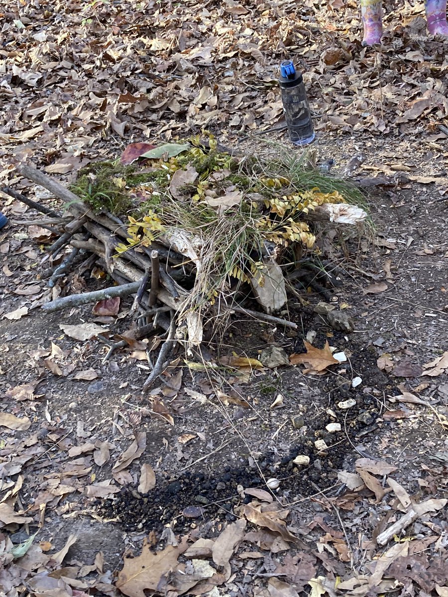 PrinOutdoorEd's tweet image. 4th graders ⁦@PrincipiaSchool⁩ are studying Jamestown where they usually built wattle daub structures. As a way to learn more about the skill of self-awareness, they replicated what the settlers did.

#outdoorlearning 
#handsonlearning
#structurebuilding