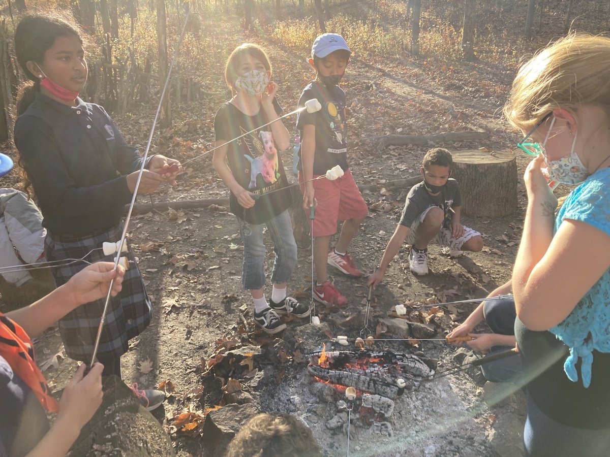 PrinOutdoorEd's tweet image. 4th graders ⁦@PrincipiaSchool⁩ are studying Jamestown where they usually built wattle daub structures. As a way to learn more about the skill of self-awareness, they replicated what the settlers did.

#outdoorlearning 
#handsonlearning
#structurebuilding