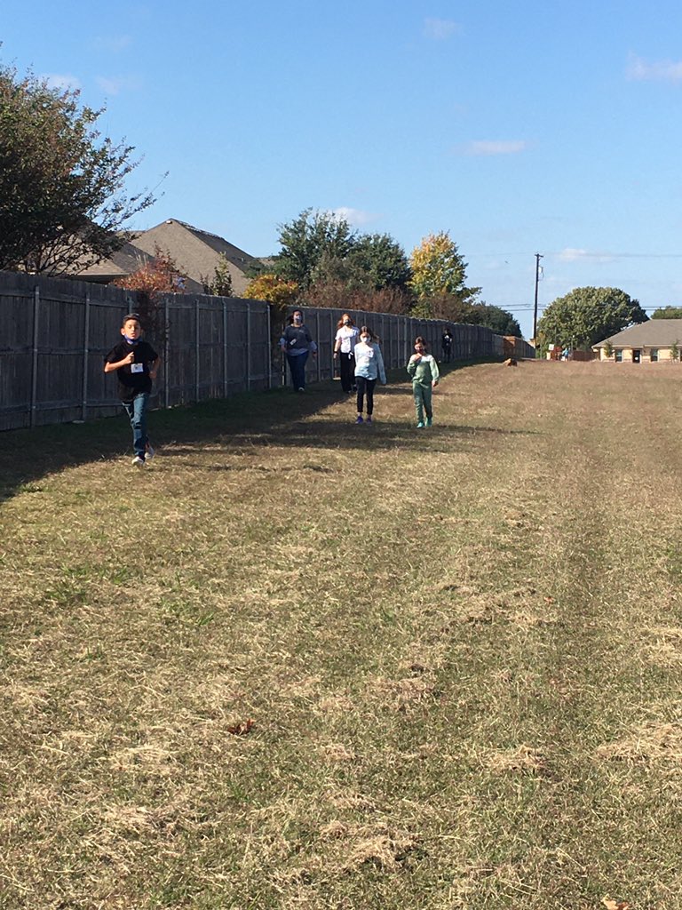 A big thank you to @MrsNealtendo and her Baylor intern for supporting our students during the Kids Marathon run. <a href="/HewittElem/">Hewitt Elementary</a>