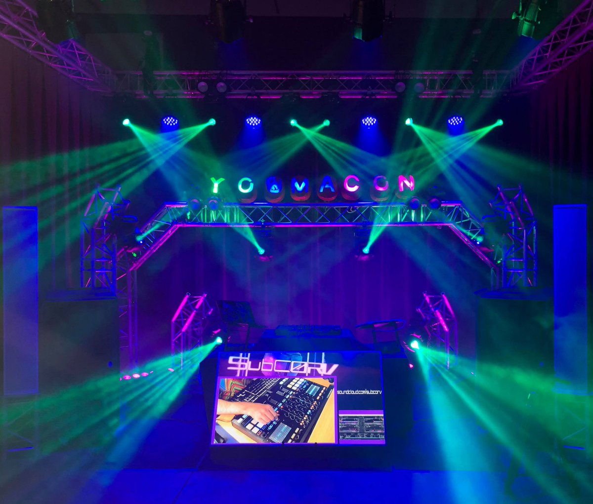 ComProdSystems's tweet photo. New Twitter! Check out our studio for rent! #livemusic #lightingdesign #Livestream @Subcorv Live @Youmacon #Youmacon2020 Get in contact with us for live or online production support! https://t.co/riboxI0qFy
