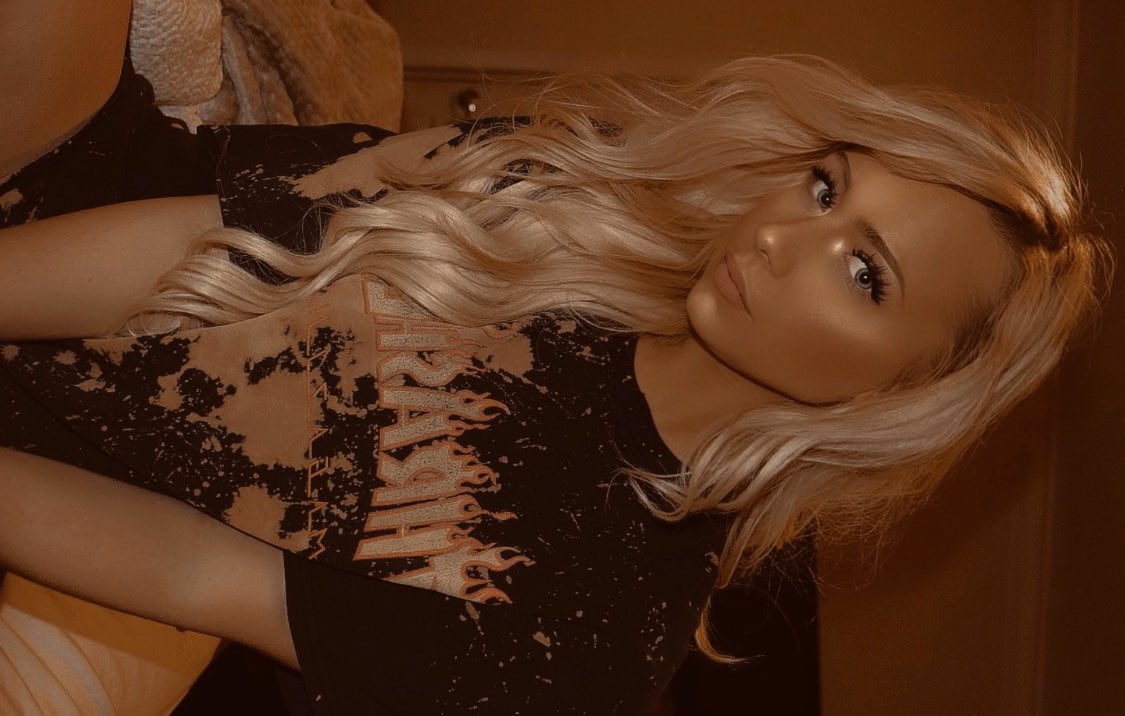 avbebop's tweet image. whiskey and wine